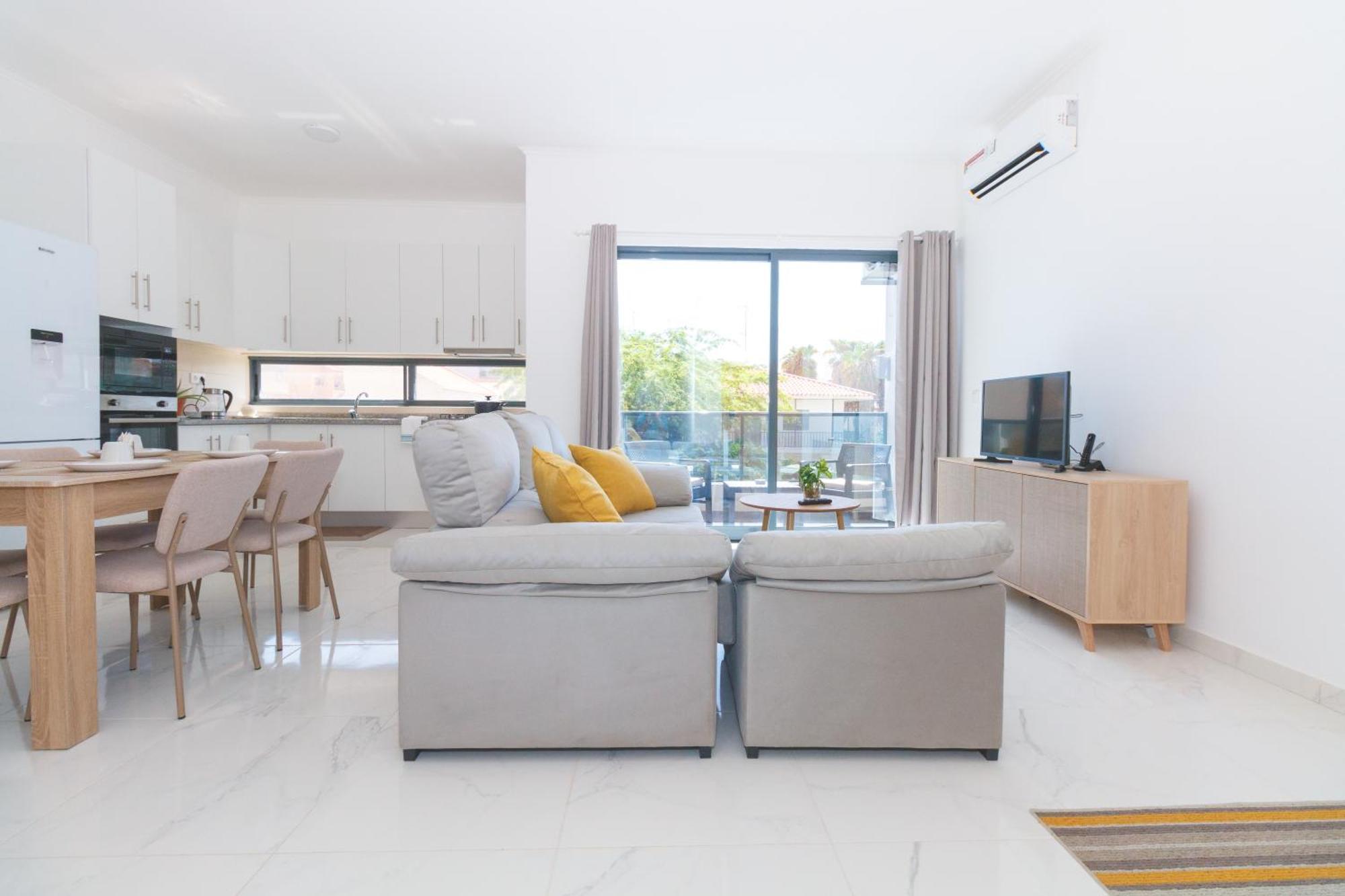 Brand New Spacious T3 Apartment In サンタ・マリア エクステリア 写真